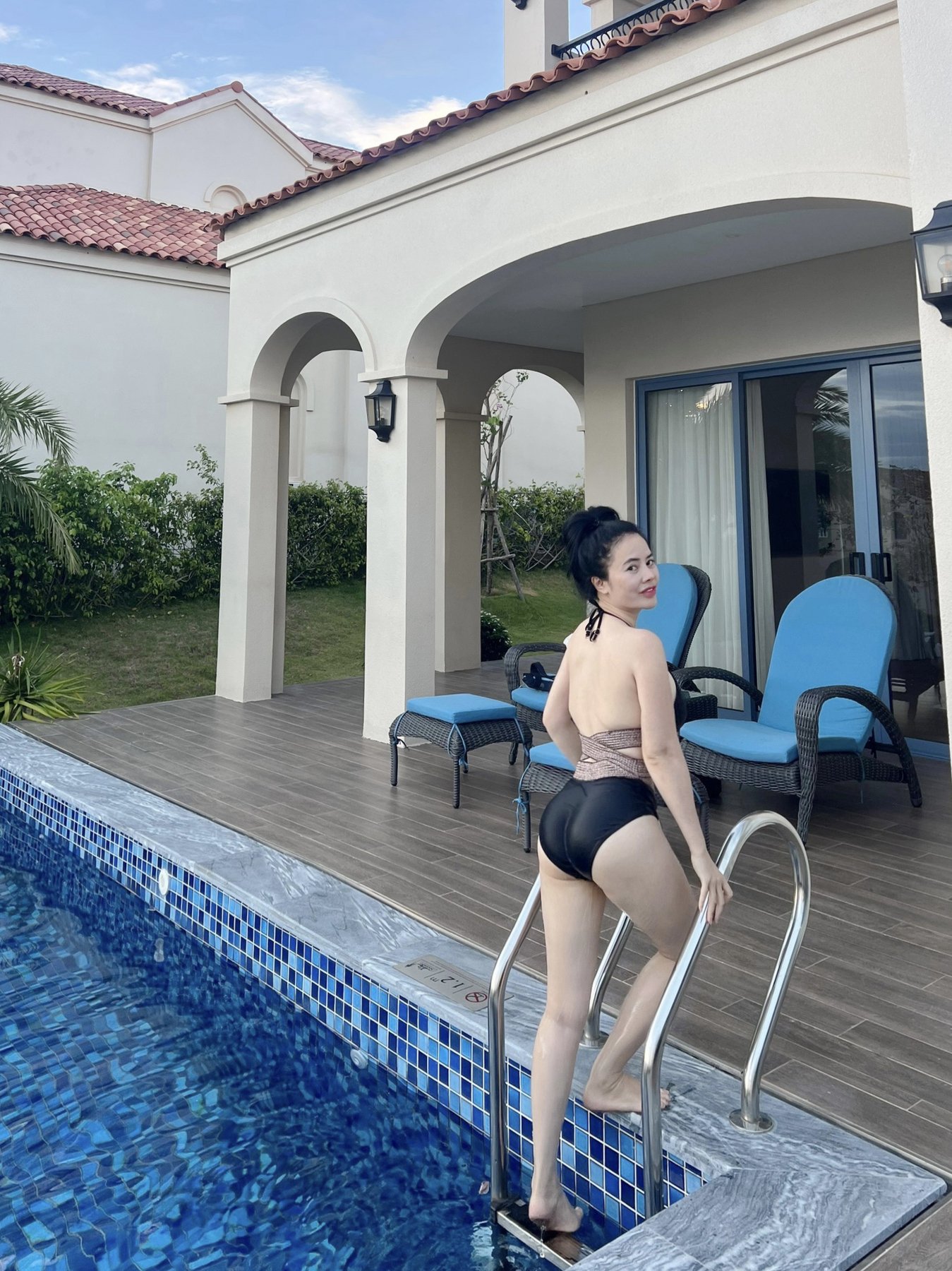 hana-vietnamese-escort-in-bangkok-13725264_original.jpg