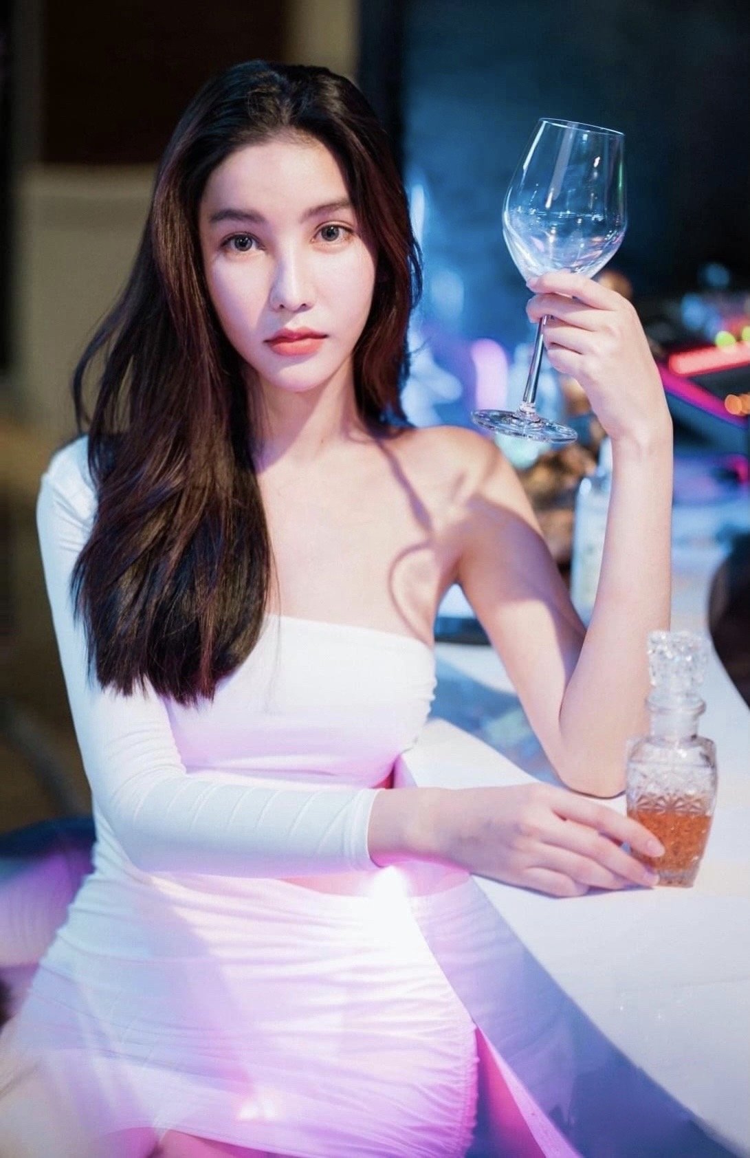 super-model-lucky-245-vietnamese-escort-in-bangkok-10736866_original.jpg