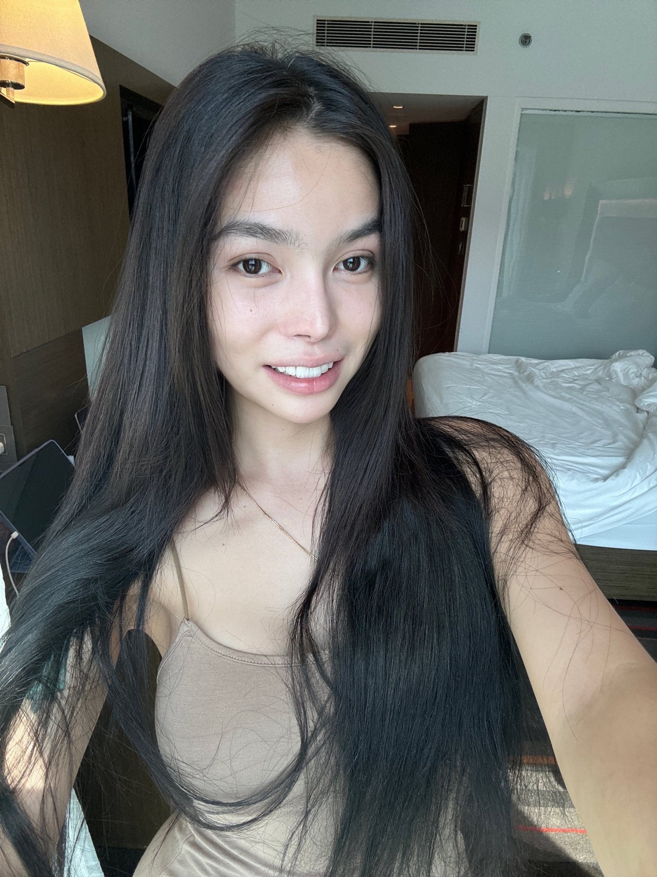 try-me-once-and-you-ll-never-regret-it-vietnamese-escort-in-new-delhi-9073544_original.jpg