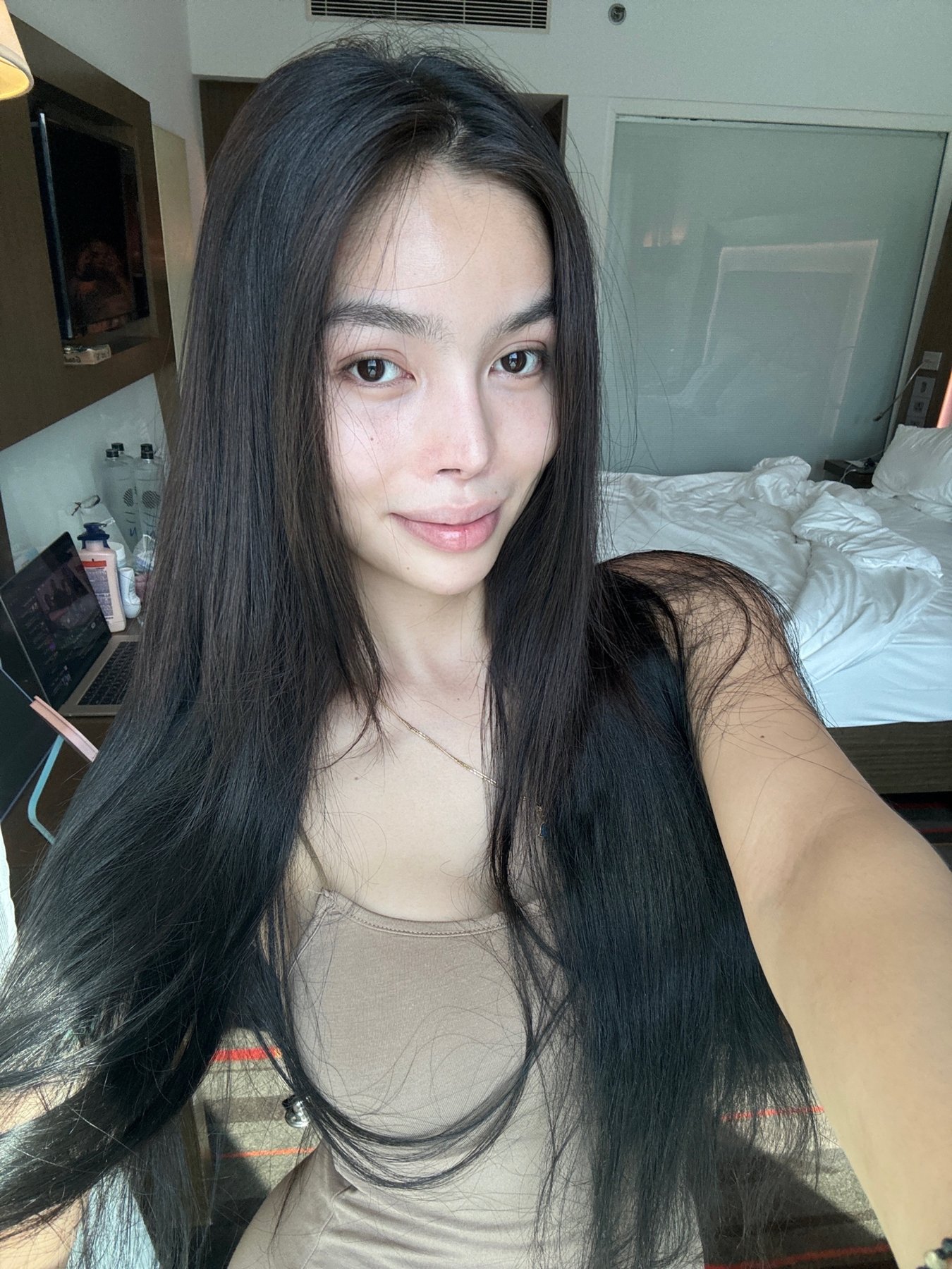 try-me-once-and-you-ll-never-regret-it-vietnamese-escort-in-new-delhi-9073546_original.jpg