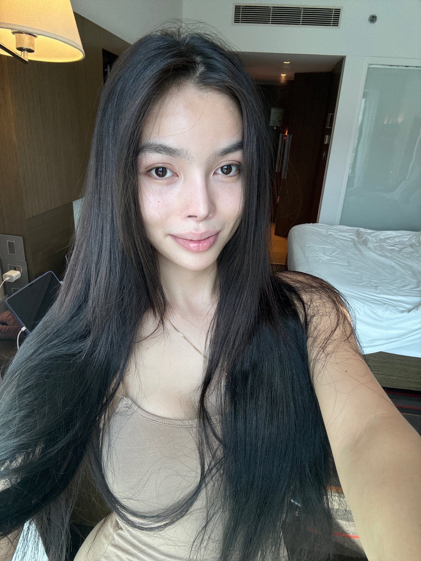 try-me-once-and-you-ll-never-regret-it-vietnamese-escort-in-new-delhi-9073548_original.jpg